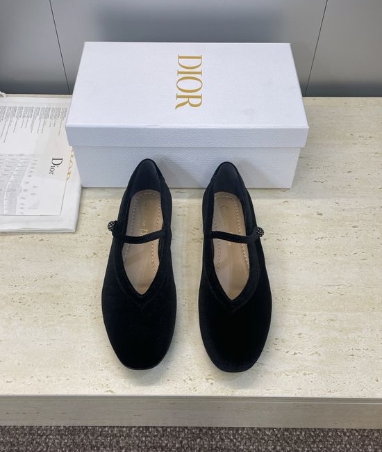 Christian Dior CD Round Toe Patent Leather Mary Jane Flats
