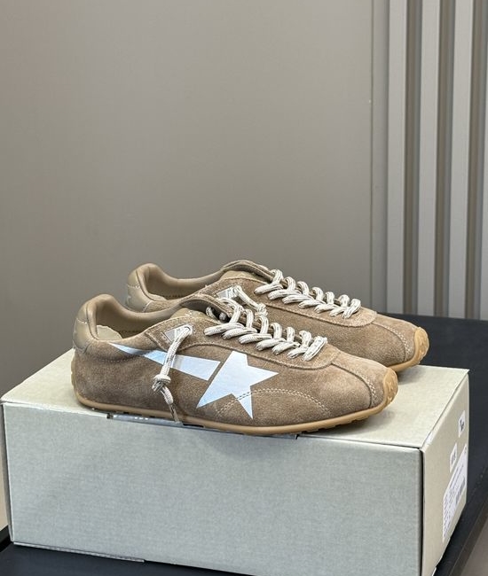 Golden Goose GGDB Cowhide Casual Sneakers Classic Retro Design Comfortable