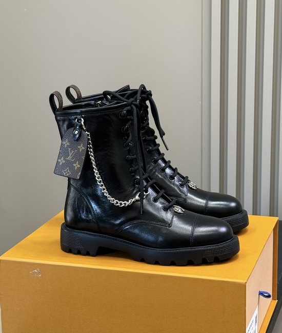 Louis Vuitton LV Waxed Leather Ankle Boots Durable Lightweight Comfortable Stylish