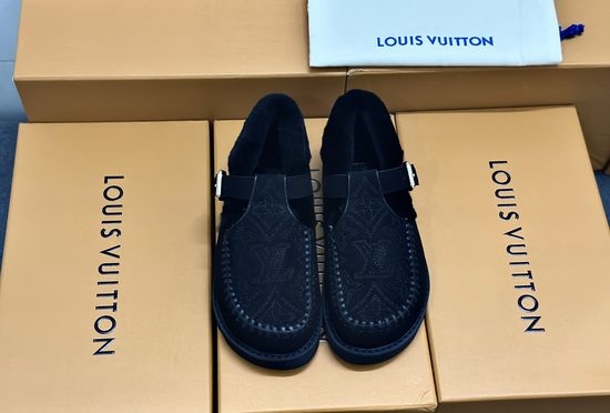 Louis Vuitton LV Premium Fuzzy Slippers with Leather Upper and Non-slip Sole