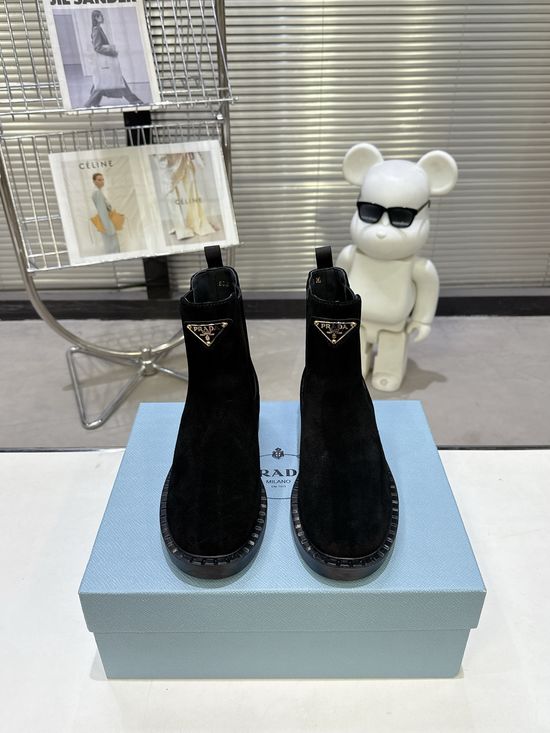Prada Thick Sole Retro Leather Martin Boots Elastic Sides