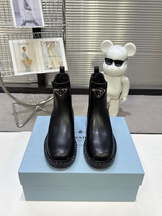 Prada Thick Sole Retro Leather Martin Boots Elastic Sides