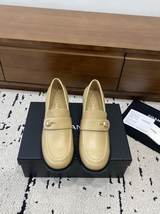 Chanel Retro Buckle Decor Leather Loafers For Daily Wear