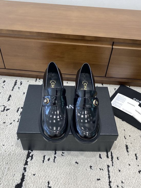 Chanel Retro Buckle Decor Leather Loafers For Daily Wear