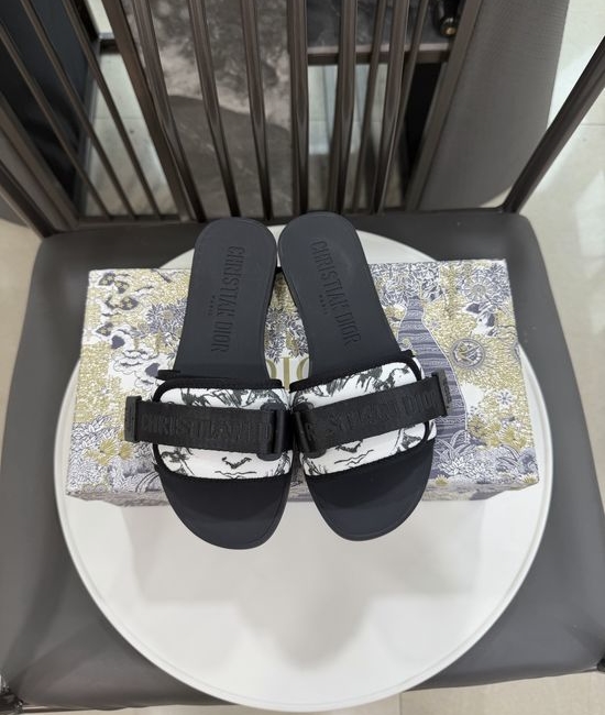 Christian Dior CD Embroidered Face Pattern Hook Loop Beach Slides