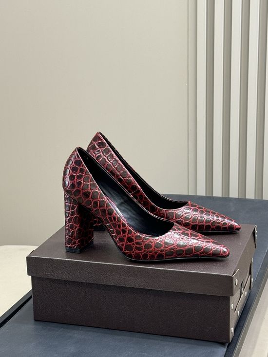 Alaia Elegant Crocodile Embossed Chunky Heel Pumps