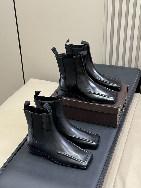 Alaia Premium Leather Square Toe Footwear Collection