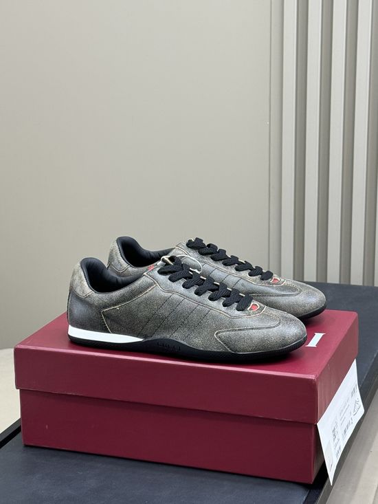 Gucci Lightweight Striped Detail Leather Sneakers