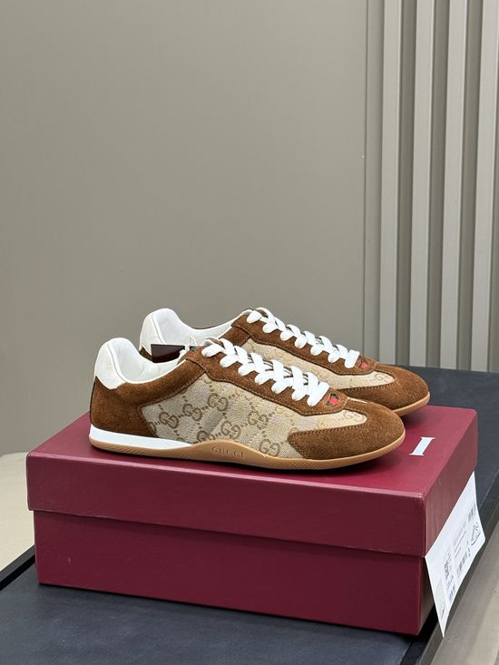 Gucci Lightweight Striped Detail Leather Sneakers