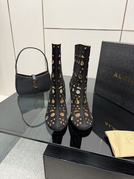 Alaia Hollow Out Chunky Heel Ankle Boots Leather Sole