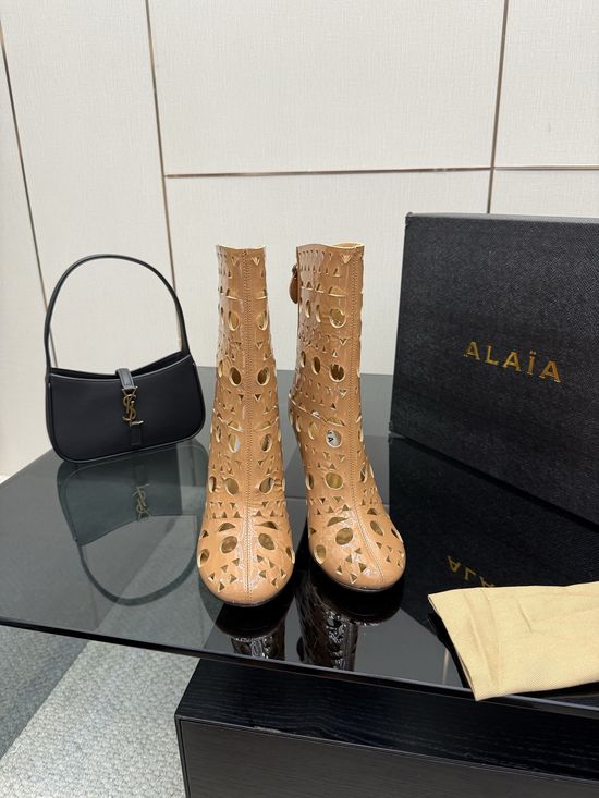 Alaia Hollow Out Chunky Heel Ankle Boots Leather Sole