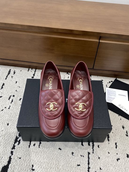 Chanel Elegant Leather Loafers with Decorative Buckle