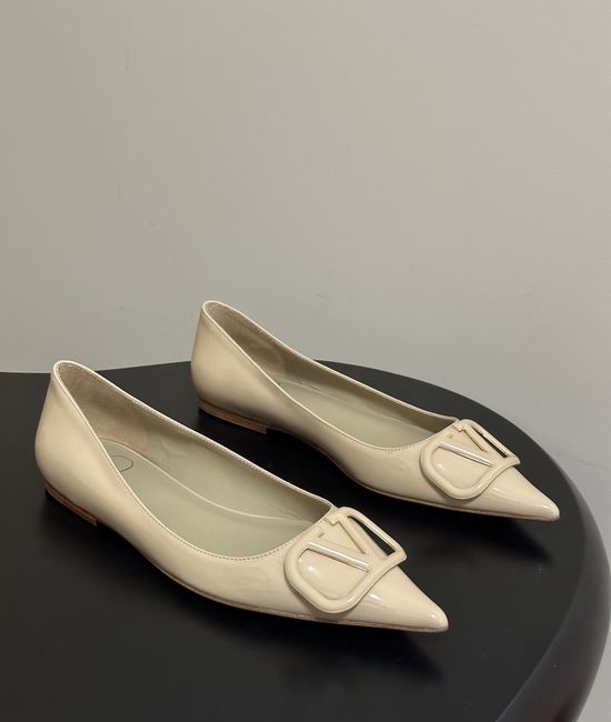 Valentino Signature V Logo Elegant High Heel Shoes with Luxury Finish