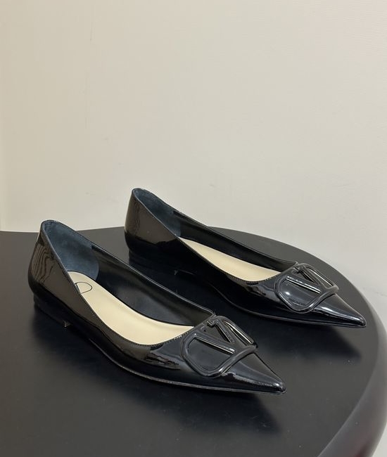 Valentino Signature V Logo Elegant High Heel Shoes with Luxury Finish