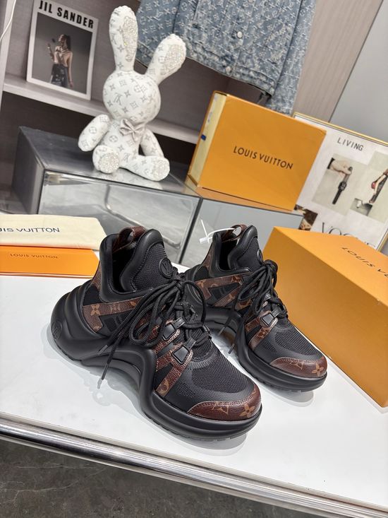Louis Vuitton Gradient Color Wavy Sole Fashion Casual Sneakers
