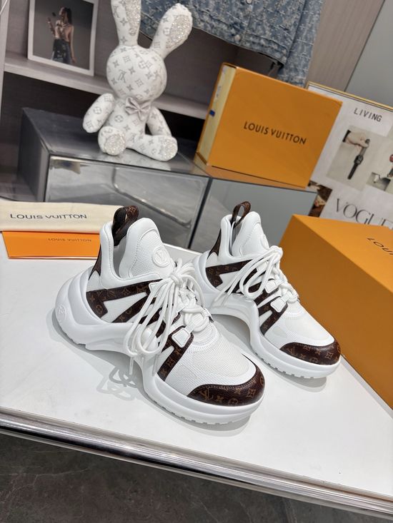 Louis Vuitton Gradient Color Wavy Sole Fashion Casual Sneakers