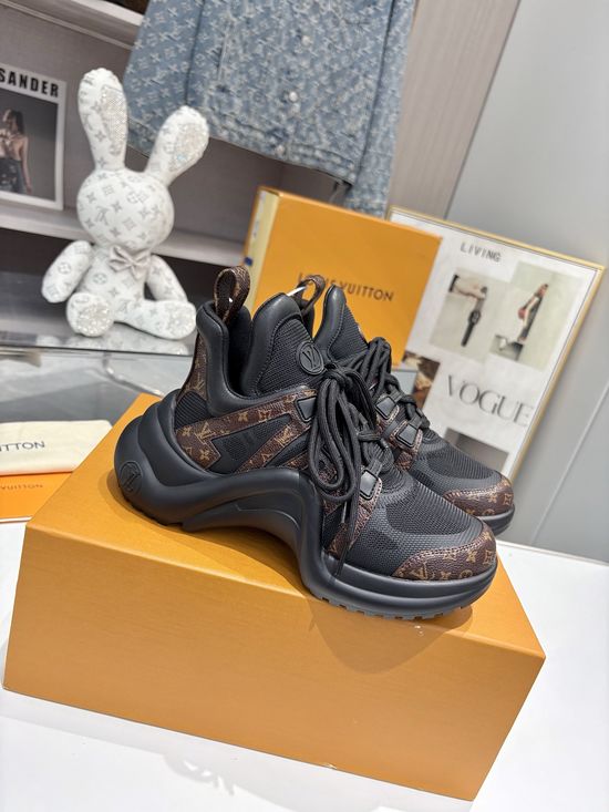 Louis Vuitton Gradient Color Wavy Sole Fashion Casual Sneakers