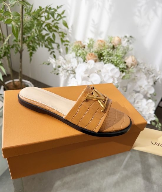 Louis Vuitton LV Classic Casual Slip On Slippers Durable Daily Footwear