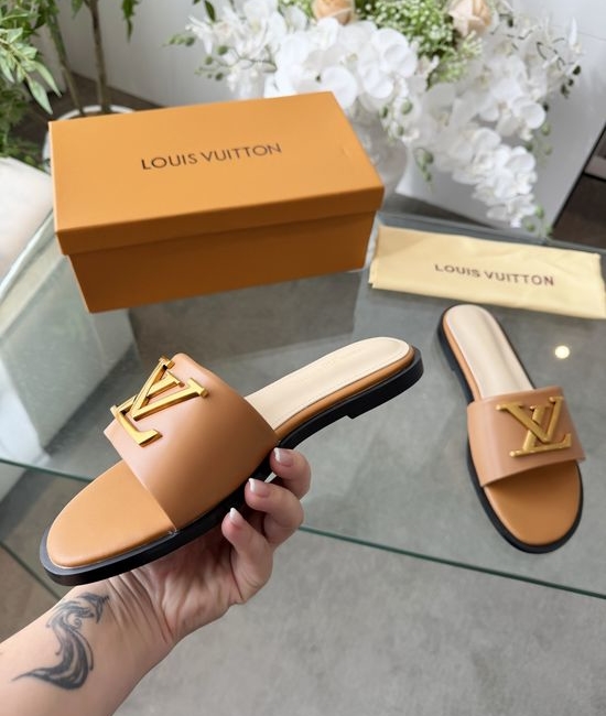 Louis Vuitton LV Classic Casual Slip On Slippers Durable Daily Footwear