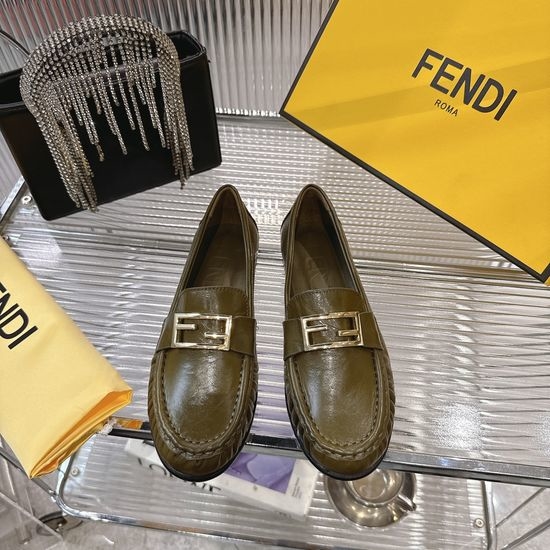 Fendi Classic Buckle Decor Pointed Toe Casual Pumps