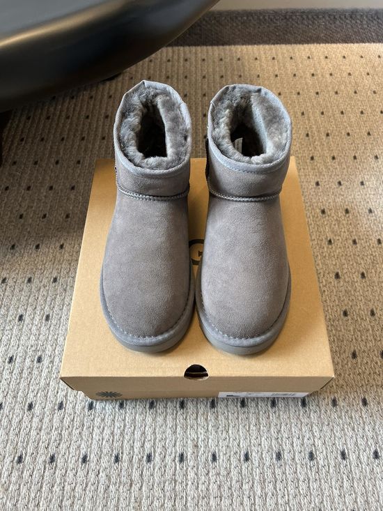 UGG Short Sheepskin Snow Boots Warm Non-slip Comfortable Footwear