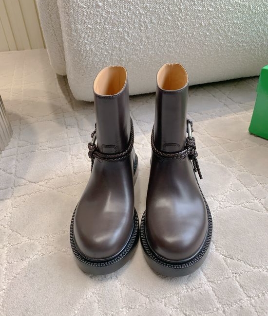 Bottega Veneta BV Knot-Detail Leather Boots with Metallic Accents