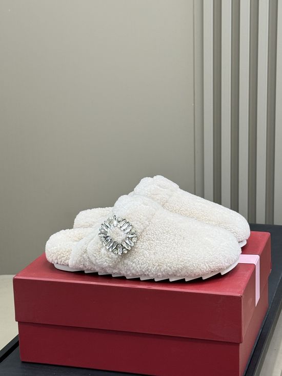 Roger Viver Elegant Wool-Lined Moccasins with Rhinestone Buckle