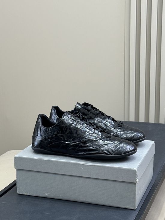 Balenciaga Classic Low-top Casual Sneakers With Rivet Details