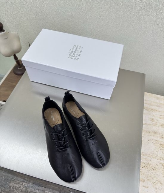 Maison Margiela MM6 Grain Cowhide Split Toe Slingback Premium Daily Wear Shoes