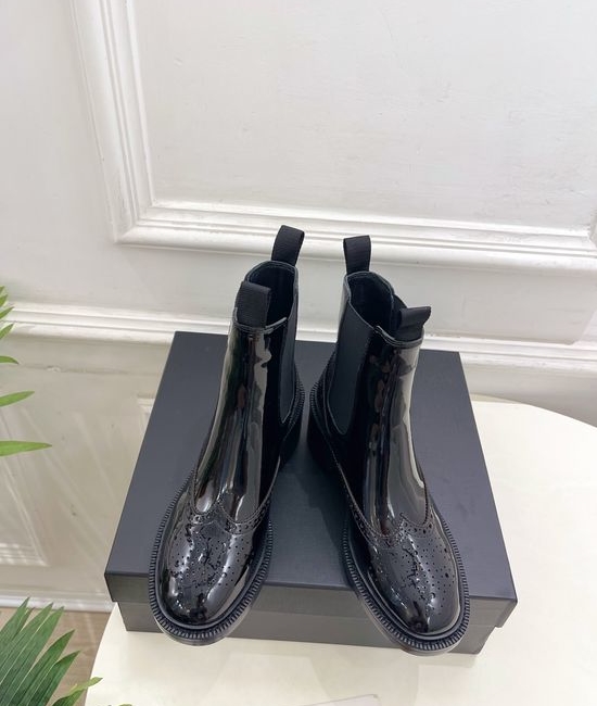 Yves Saint Laurent YSL Patent Leather Chelsea Boots Classic Retro Comfortable Sole