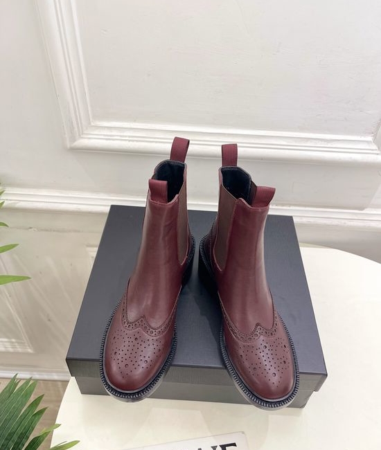 Yves Saint Laurent YSL Patent Leather Chelsea Boots Classic Retro Comfortable Sole