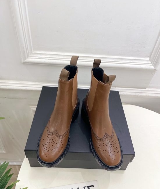 Yves Saint Laurent YSL Patent Leather Chelsea Boots Classic Retro Comfortable Sole
