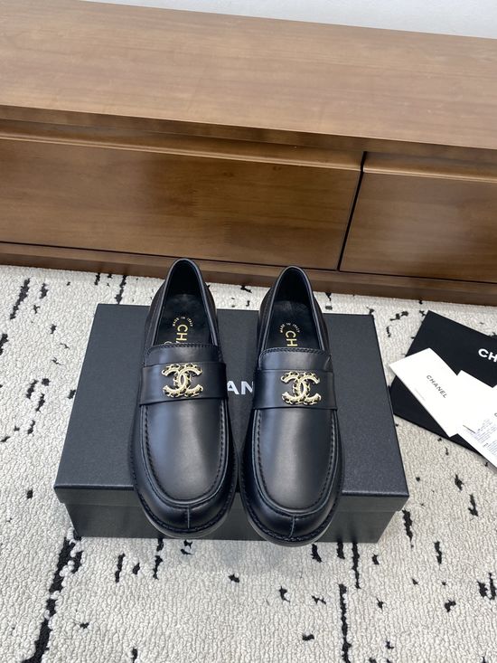 Chanel Vintage Round Toe Leather Loafers Soft Sheepskin Interior