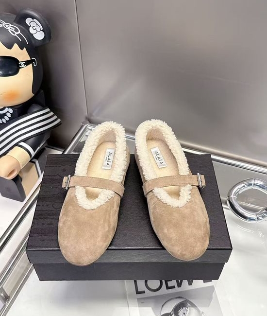 Alaia Fleece Lined Suede Buckle Decor Comfortable Retro Dress Shoes