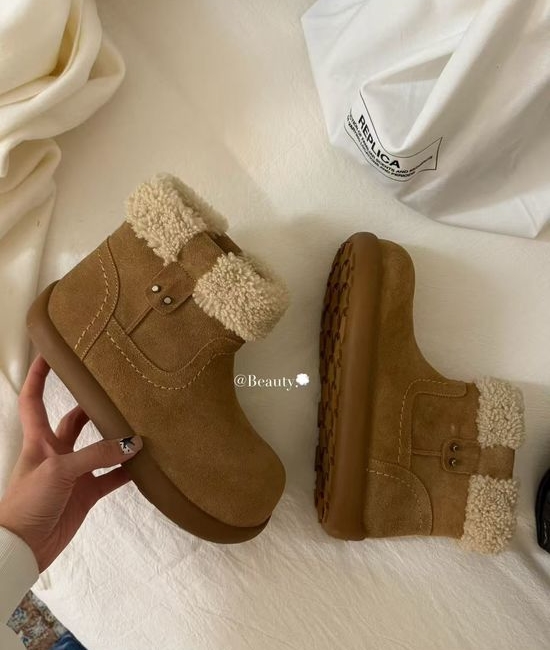 UGG Cloud-Like Shearling Boots with Vintage Double-Buckle