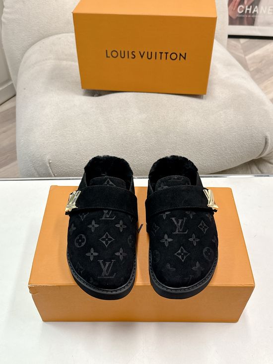 Louis Vuitton Plush Warm Casual Slippers Fashion Non-slip Durable Sole