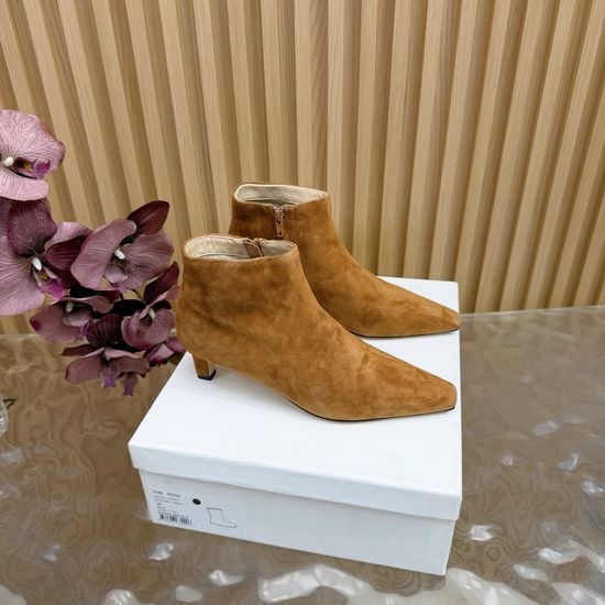 Gucci Pointed Toe Kitten Heel Ankle Boots With Stretch Upper