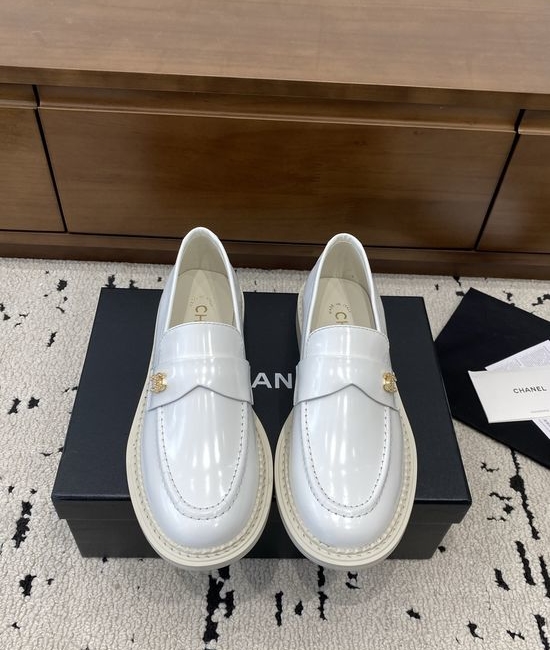Chanel Classic Logo Loafers Elegant Genuine Leather Durable Sole