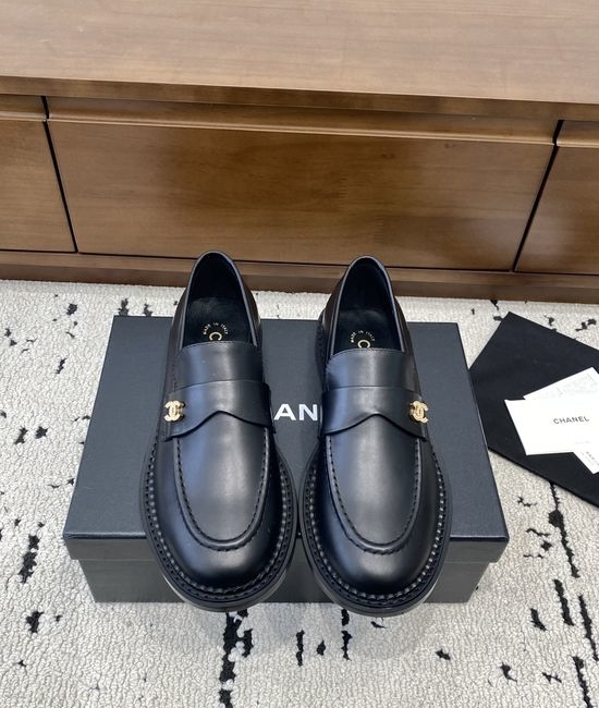 Chanel Classic Logo Loafers Elegant Genuine Leather Durable Sole