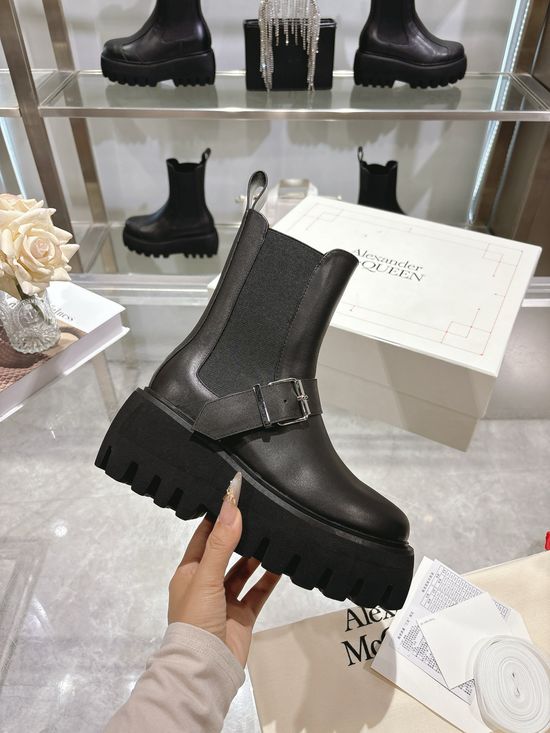 McQueen Comfortable Leather Chelsea Boots with Non-slip Sole