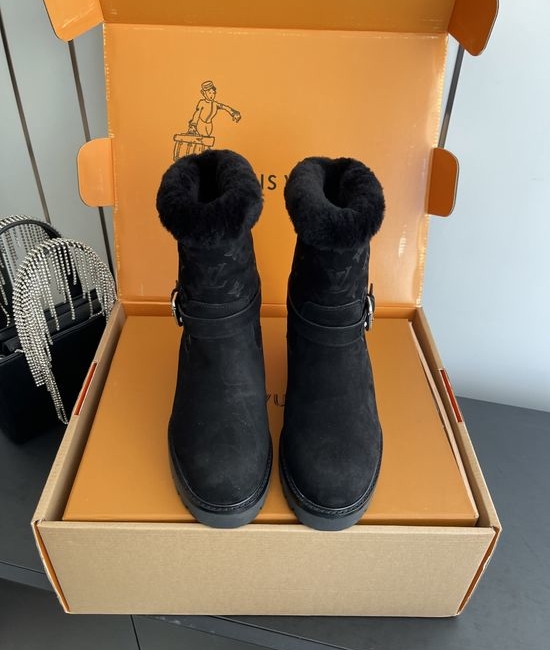 Louis Vuitton LV Suede Ankle Boots with Warm Shearling Lining Non-slip Sole