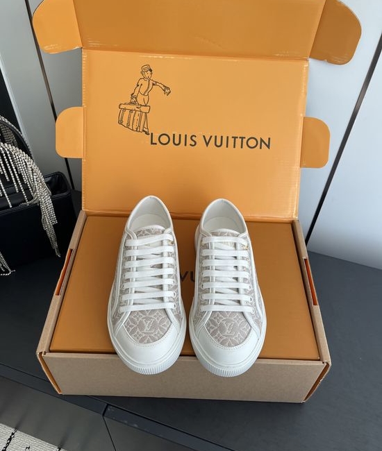 Louis Vuitton LV Denim Canvas Casual Sneakers with Embossed Pattern Comfortable Sole