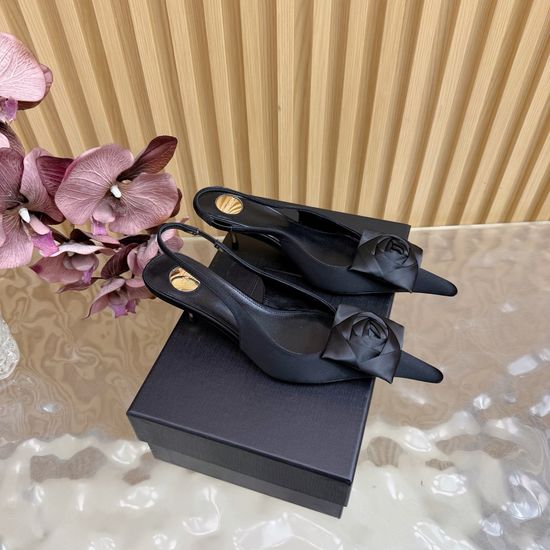 Yves Saint Laurent Elegant Lace-Tip High Heels with Metal Chain
