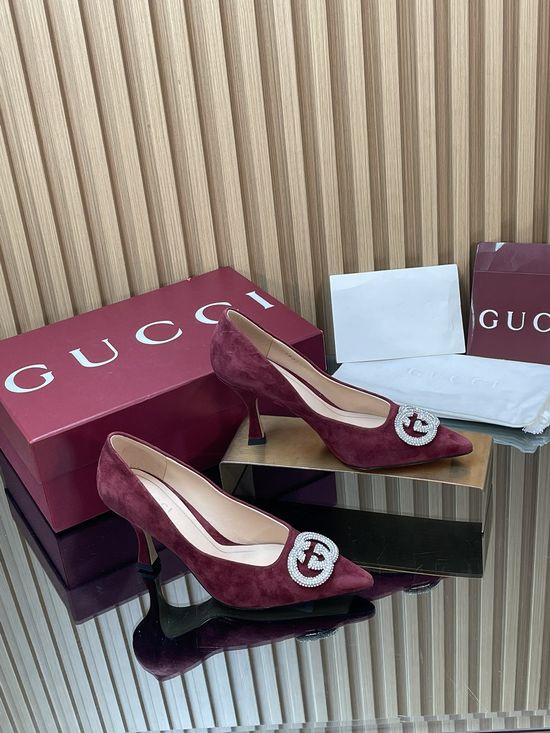 Gucci Crystal Buckle Patent Leather Mid Heel Dress Pumps