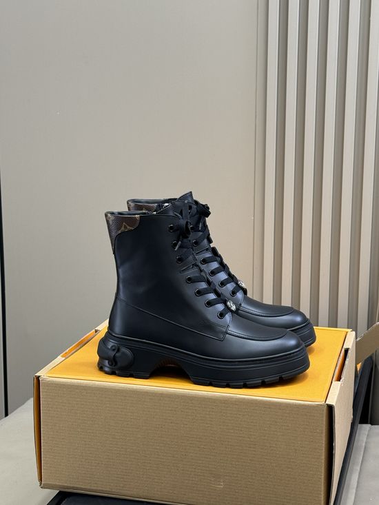 Louis Vuitton Durable Leather Combat Boots with Comfortable Sole