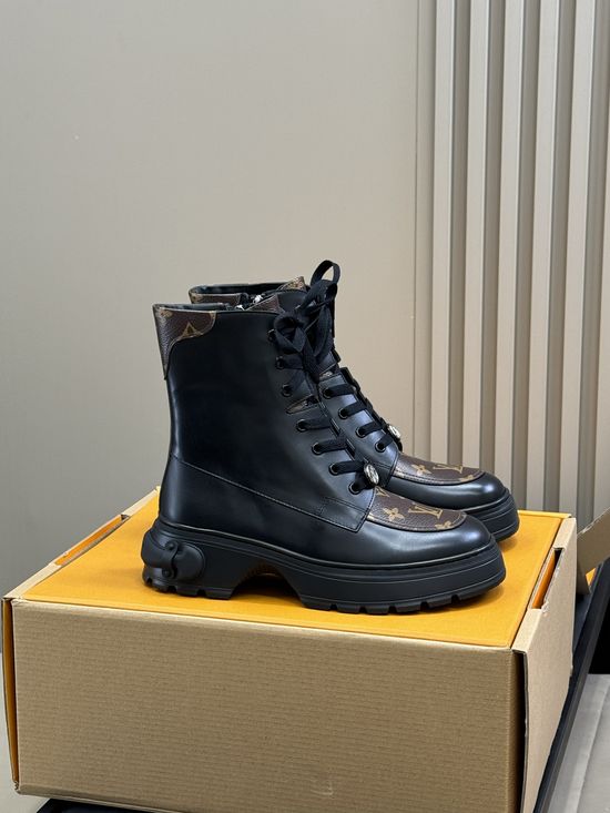 Louis Vuitton Durable Leather Combat Boots with Comfortable Sole