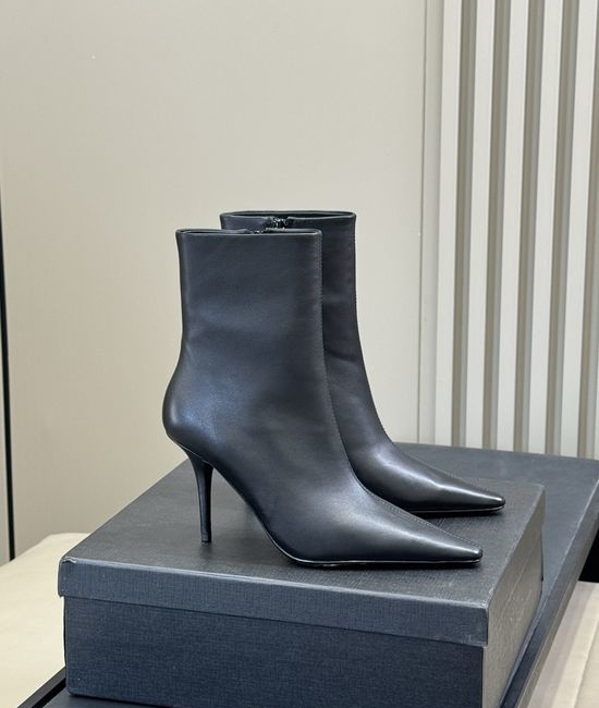 Yves Saint Laurent YSL Elegant Stiletto Short Boots Made of Genuine Leather