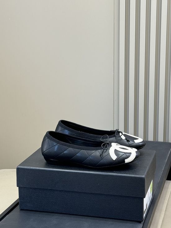 Chanel Elegant Leather Flat Shoes With Soft Sheepskin Lining