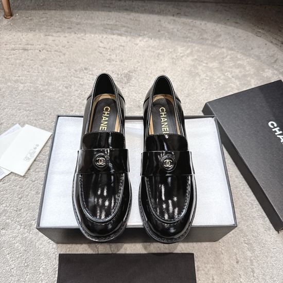 Chanel Classic Leather Loafers Elegant Versatile Comfortable Premium Quality