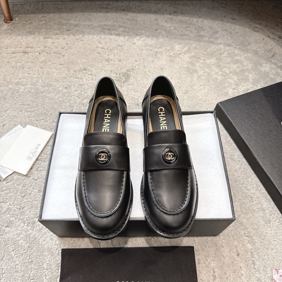 Chanel Classic Leather Loafers Elegant Versatile Comfortable Premium Quality